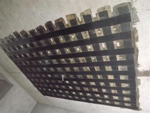 黎母山镇楼板加固